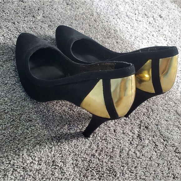 Black heels - Picture 5 of 12